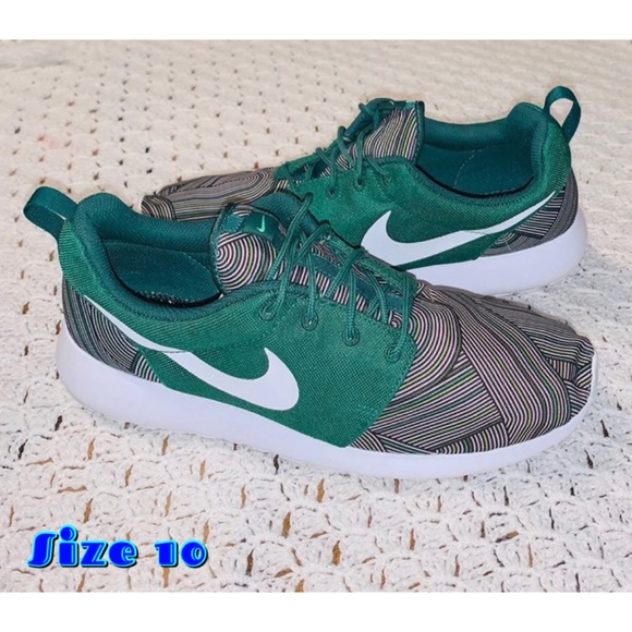 Nike sneakers - Picture 1 of 1